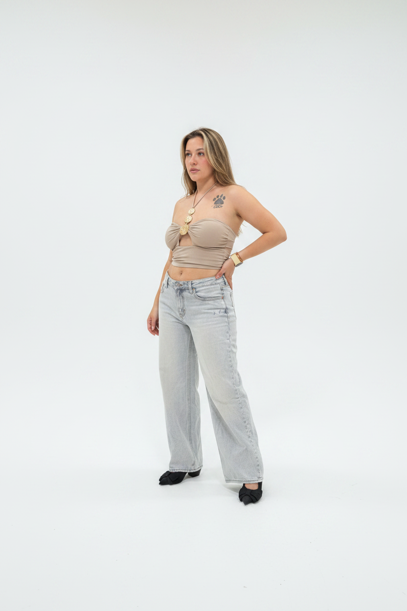 Top beige de pie