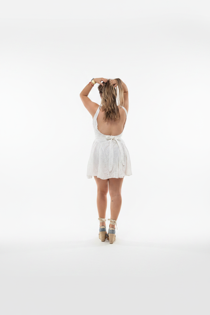 Vestido blanco eyelet - trasera